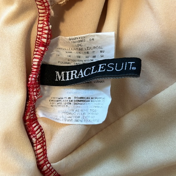 Miraclesuit - Picture 10 of 11